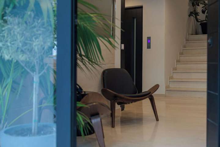 Hotel 5 of 72