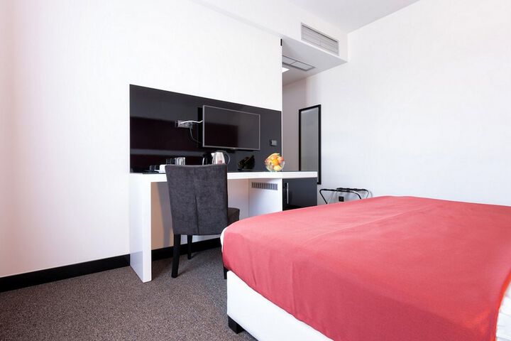 Room 63 of 267
