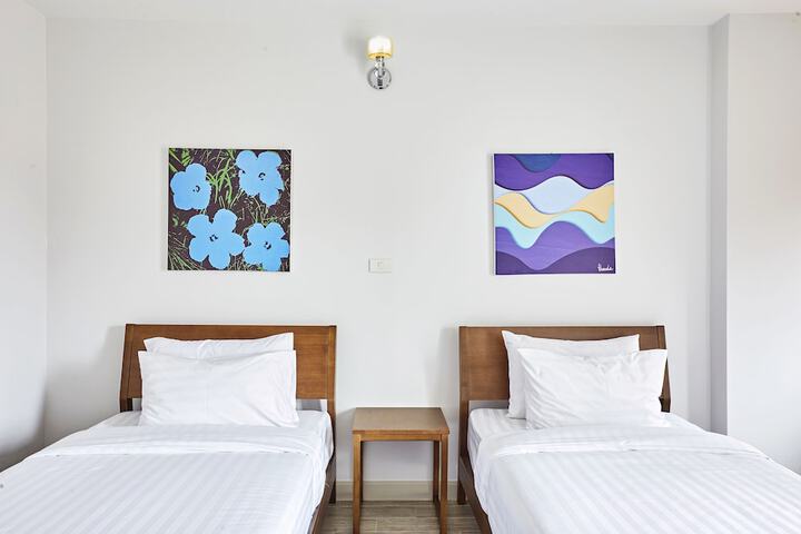 Room 14 of 80