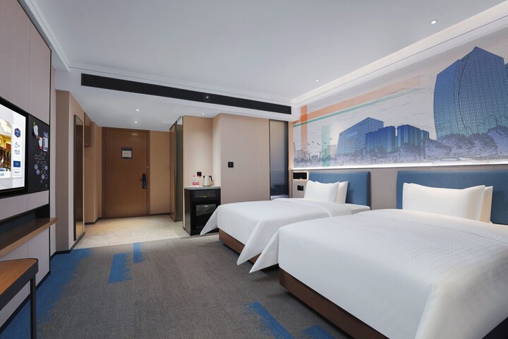 Room 7 of 35