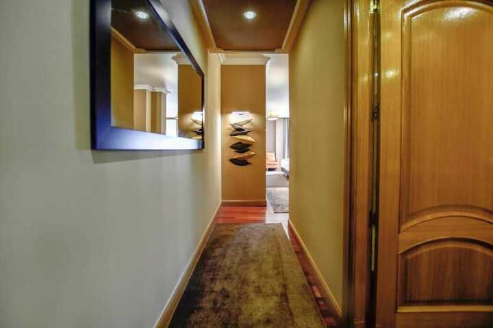 Room 12 of 48