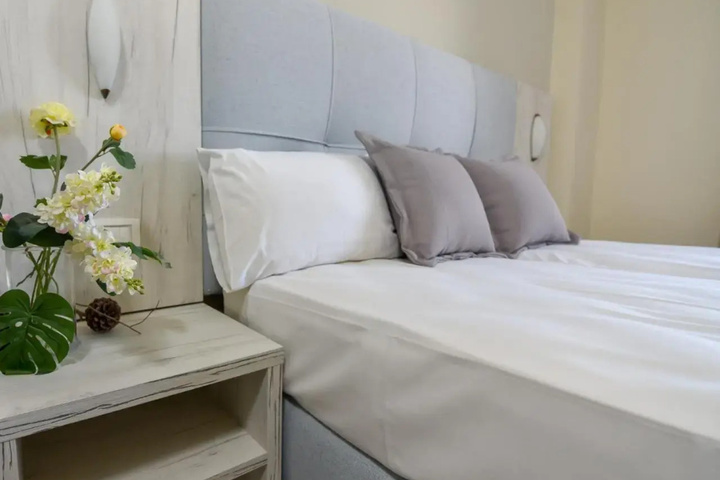 Room 2 of 18