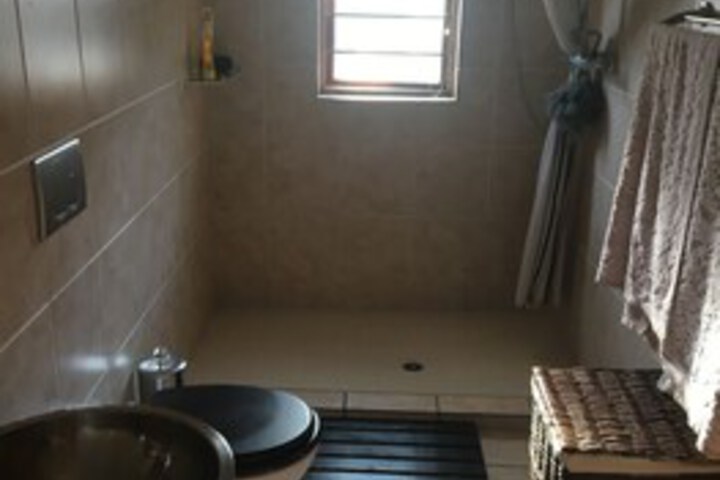 Room 2 of 16