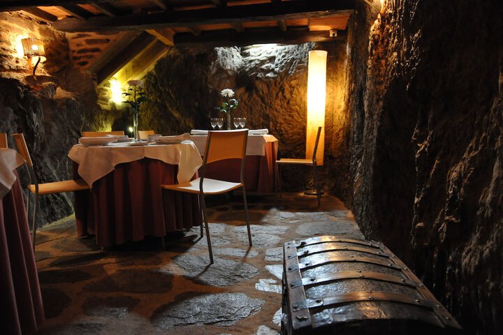 Dining 46 of 60