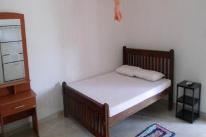 Room 8 of 15