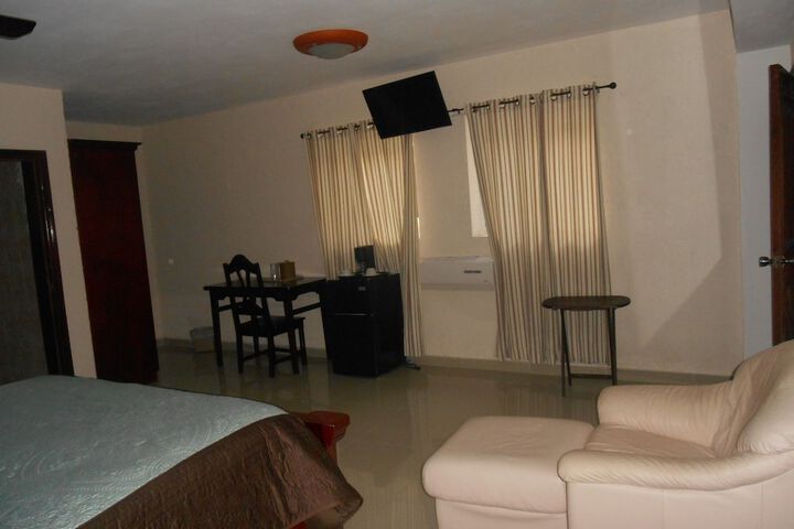 Room 12 of 36