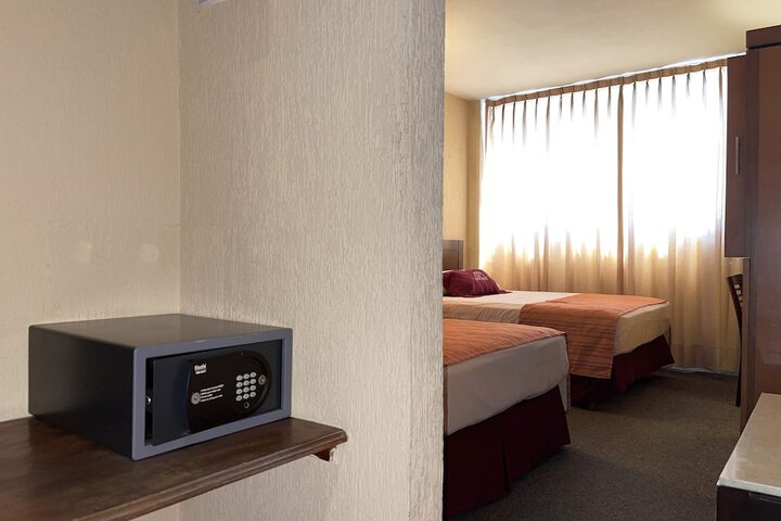 Room 9 of 84