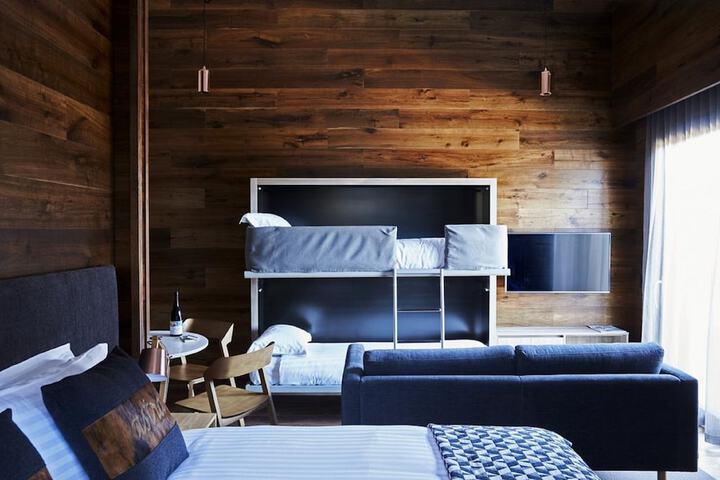 Room 7 of 32