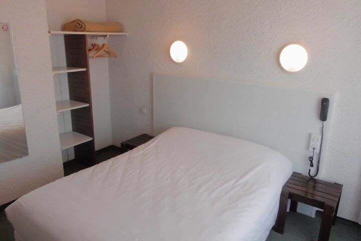 Room 2 of 41
