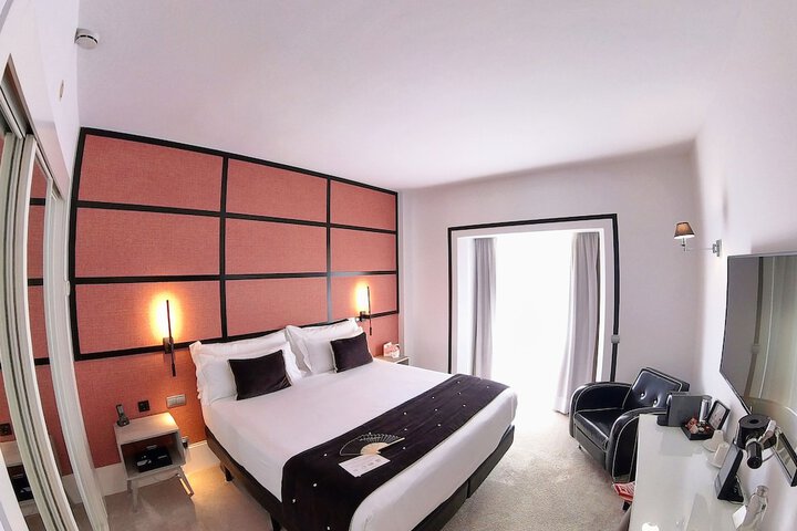 Room 5 of 28