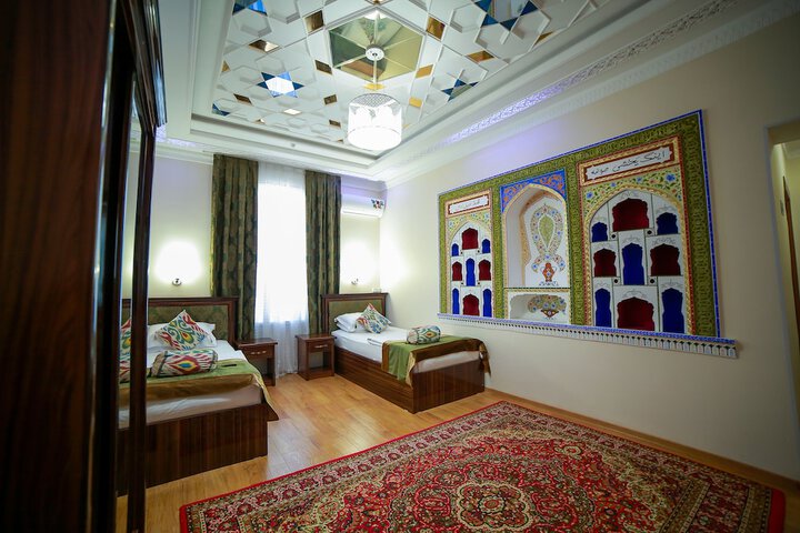 Room 10 of 34