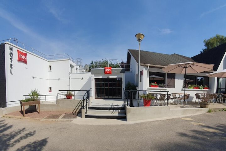 Hotel Entry