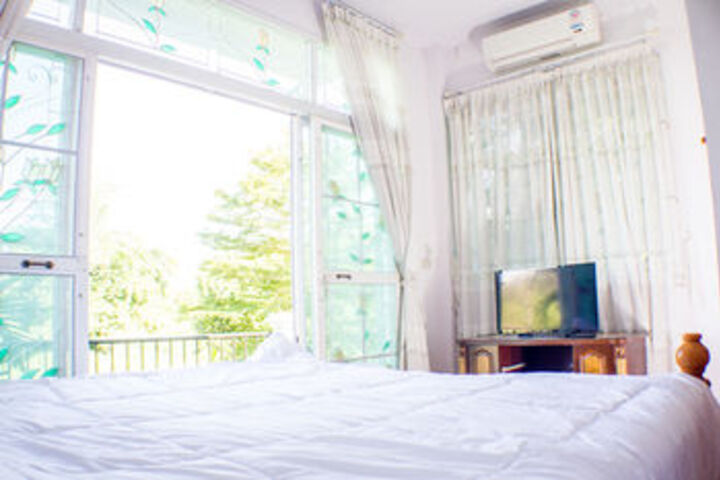 Room 16 of 28