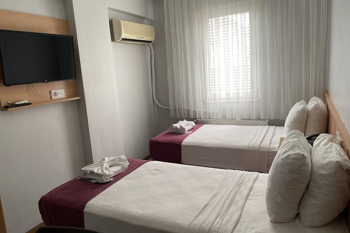 Room 9 of 30