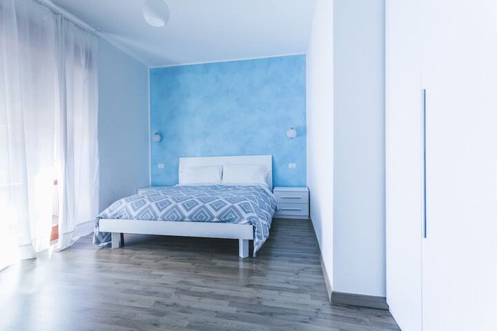 Room 8 of 24