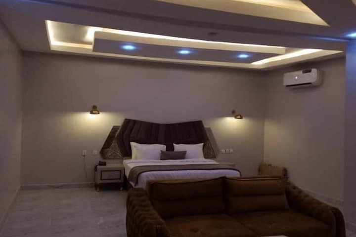 Room 3 of 12
