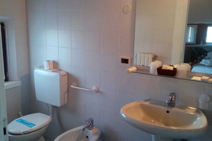 Room 14 of 38