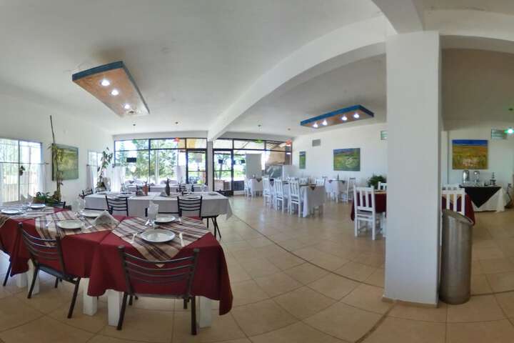 Dining 18 of 24