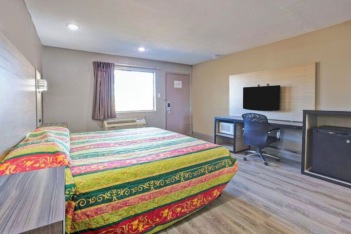 Room 6 of 31
