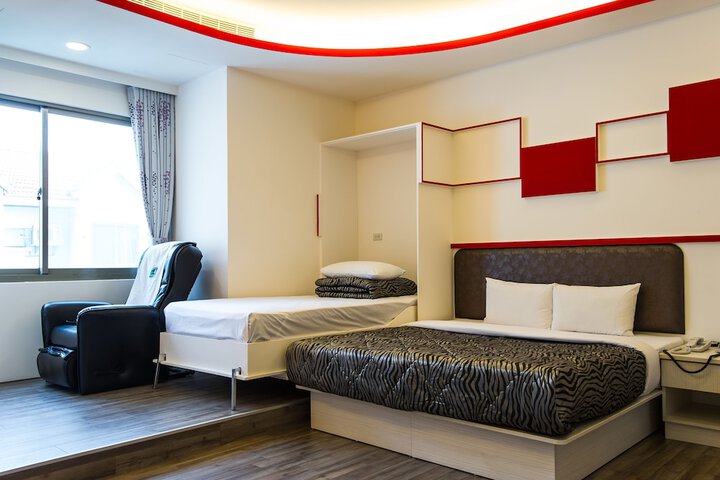 Room 25 of 51
