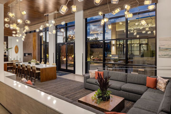 Lobby lounge