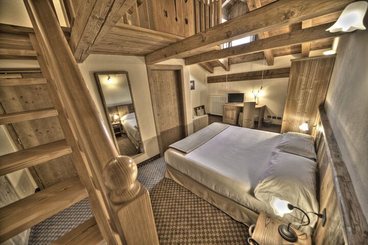 Room 11 of 49
