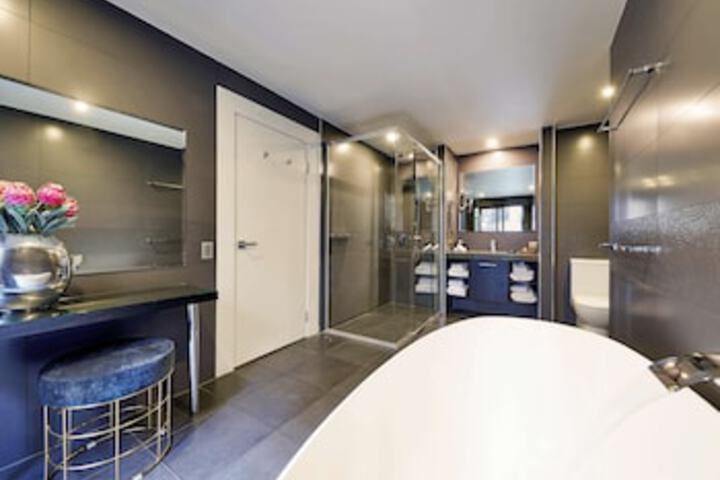 Room 64 of 156