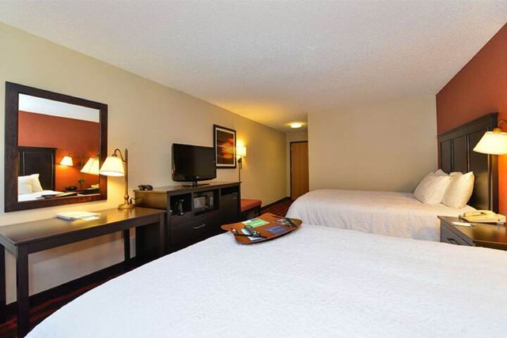 1 King Bed (2 of 8)