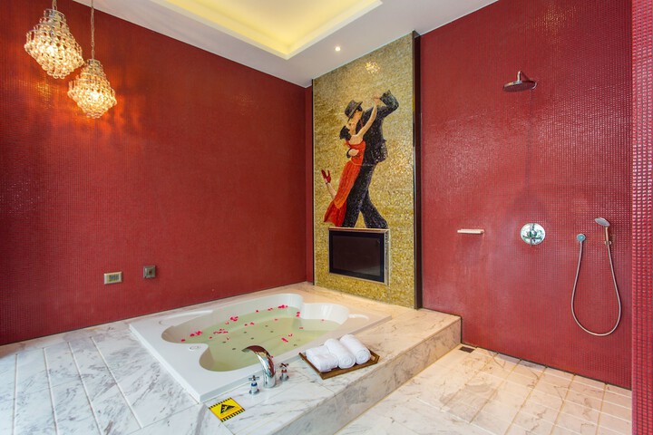 Hot Tub 81 of 91