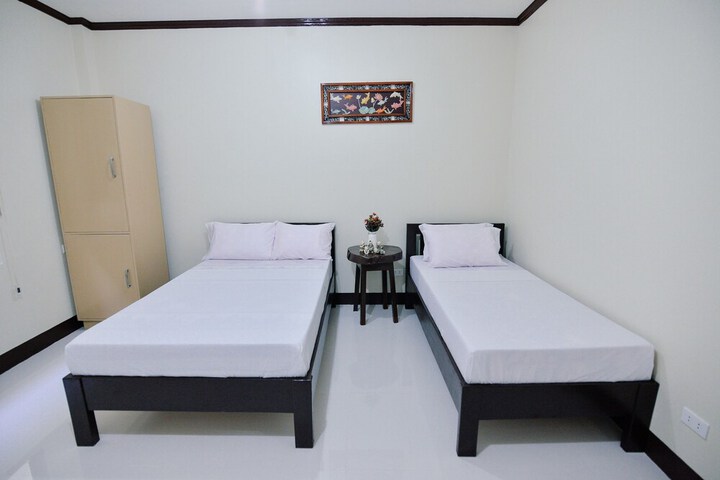 Room 9 of 21