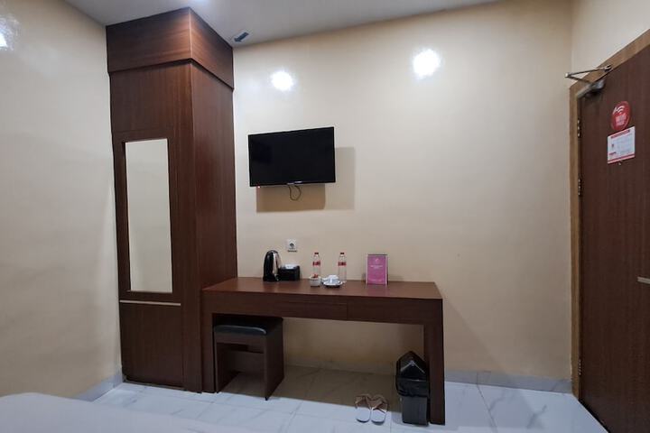 Room 10 of 18