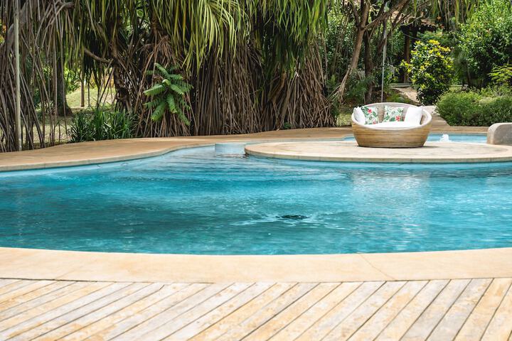 Pool 30 of 70