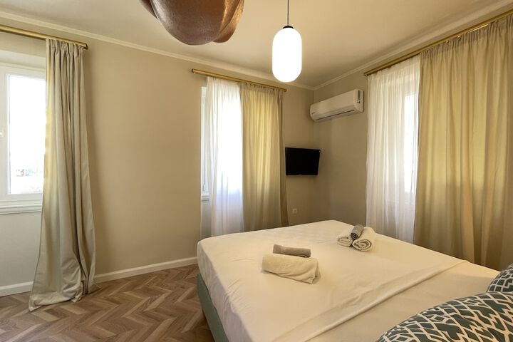 Room 7 of 35