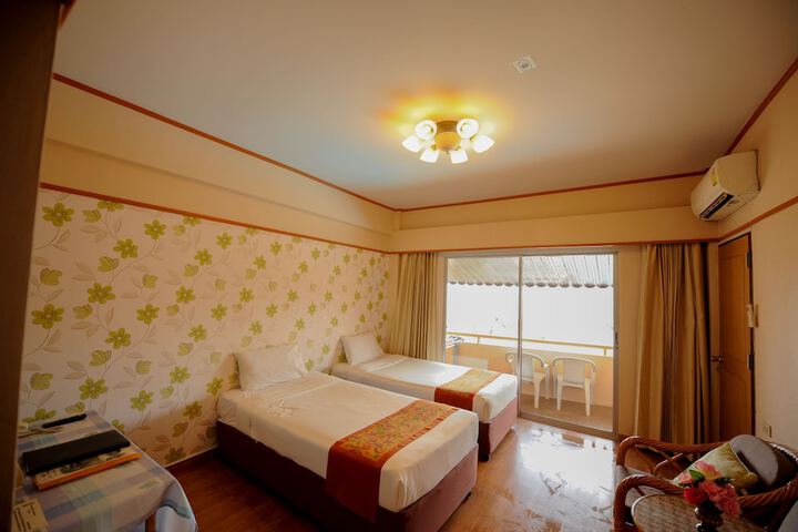 Room 10 of 64