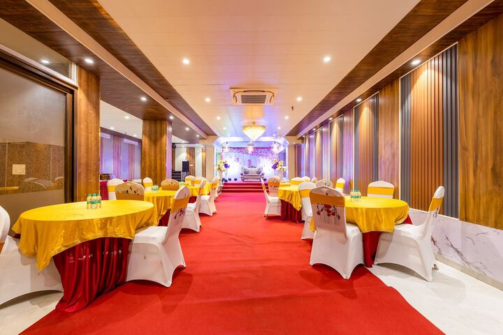 Ballroom/Hall 35 of 45