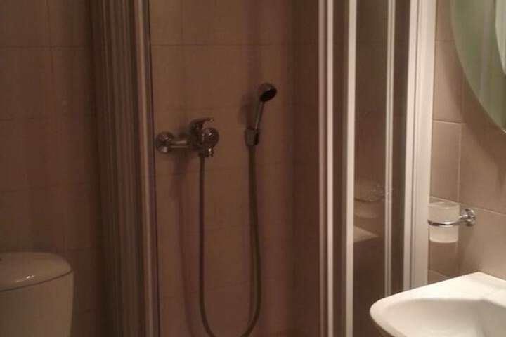 Room 21 of 30