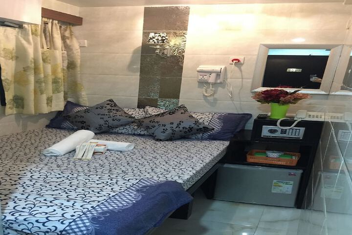 Room 4 of 48