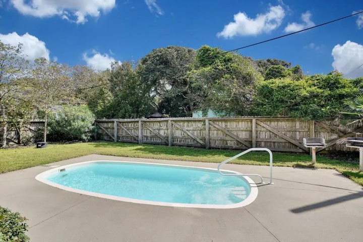 Pool 16 of 28