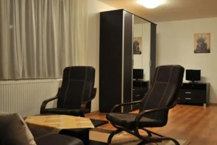 Room 2 of 9