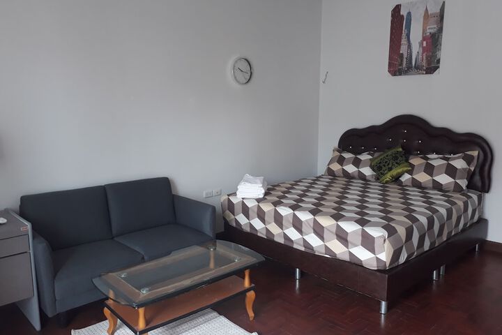 Room 2 of 5