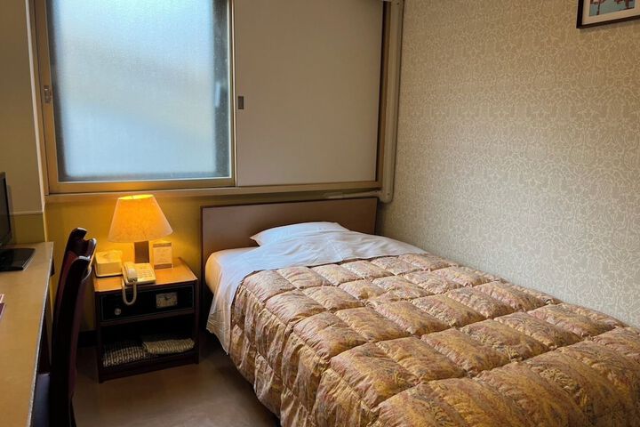 Room 15 of 36