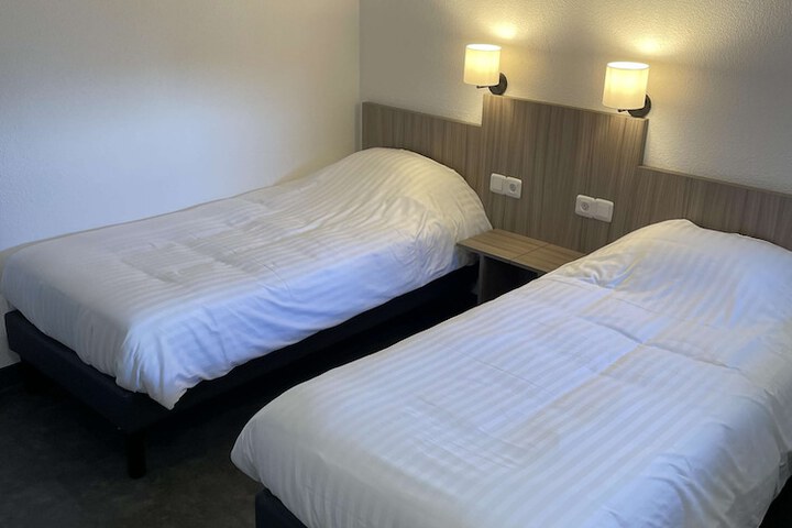 Room 25 of 54