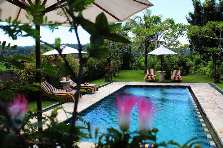 Hotel Pool