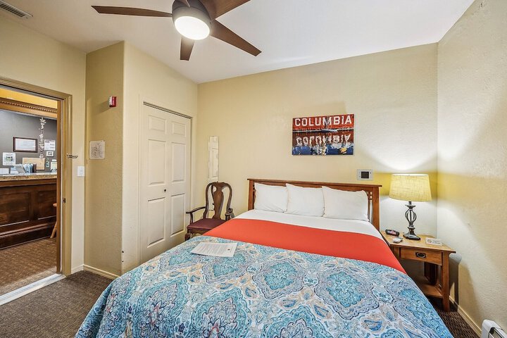 Room 13 of 118
