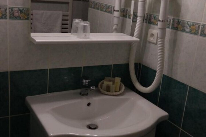 Room 21 of 43