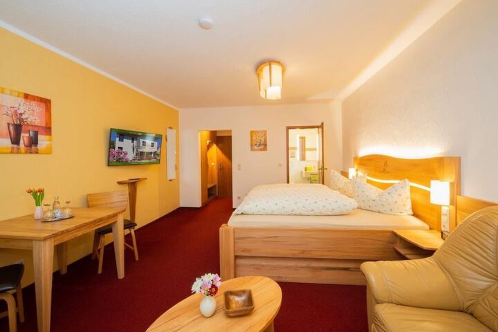 Room 4 of 42