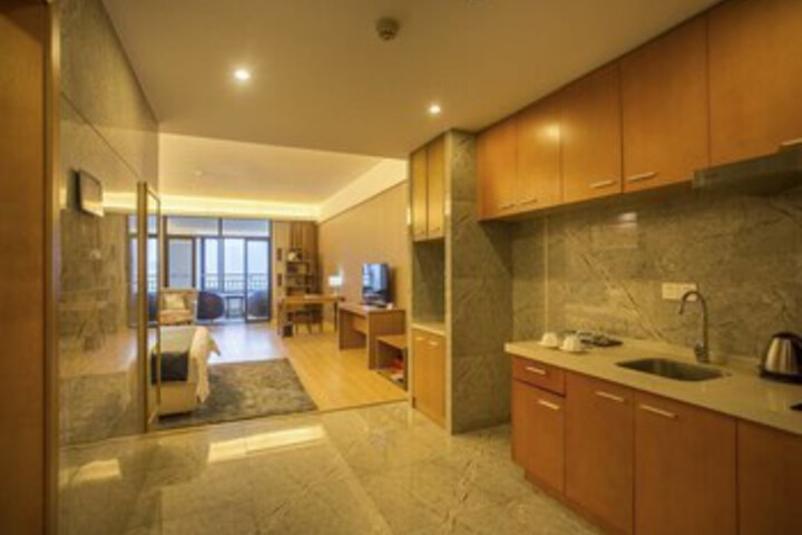 Room 33 of 70