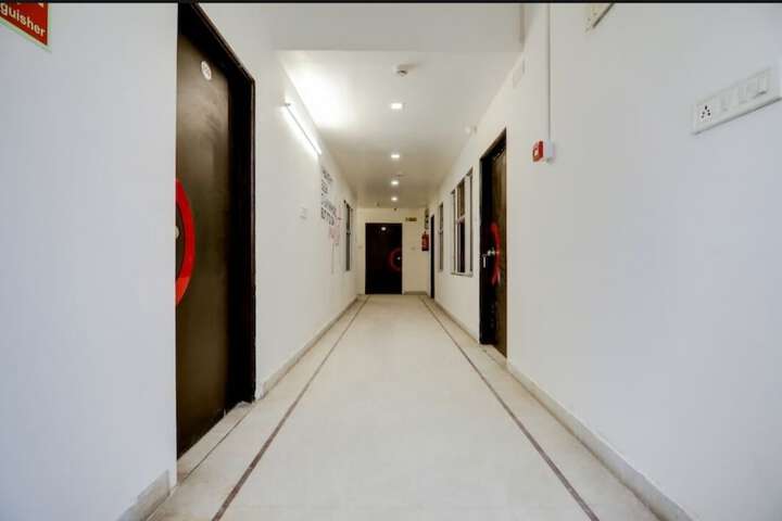 Hotel Interior 4 of 13