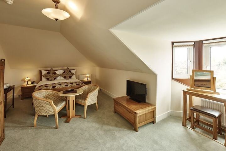 Room 3 of 34