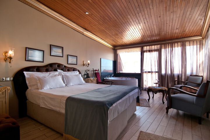 Room 47 of 49